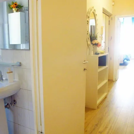 Blue House Termini-colosseo Apartment Rome
